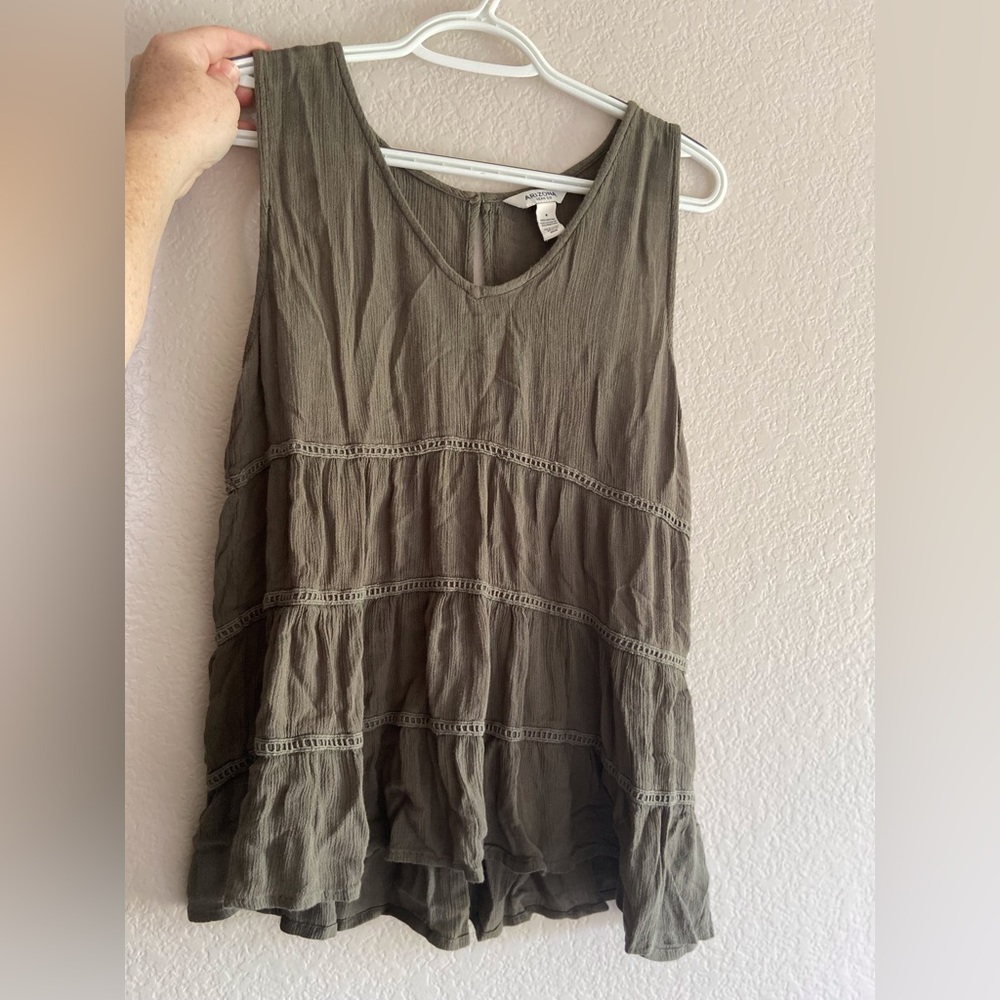 LN Arizona tank top. Olive green, sz small